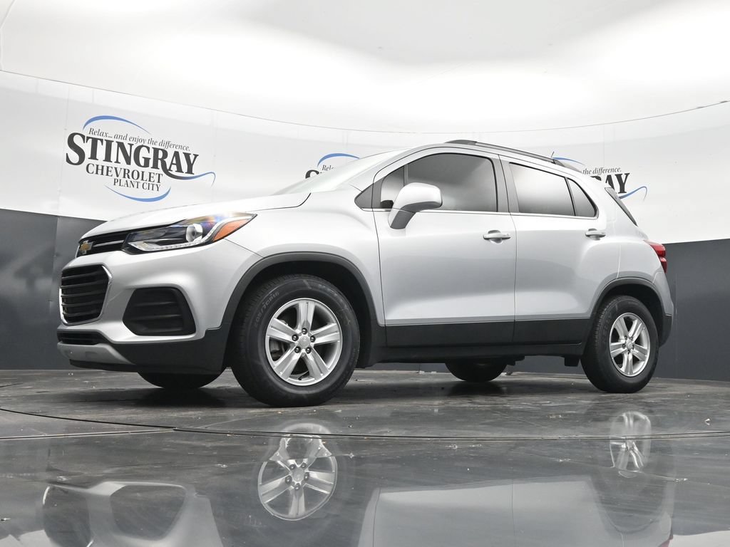 Used 2020 Chevrolet Trax LT w/ Driver Confidence Package FWD image 28