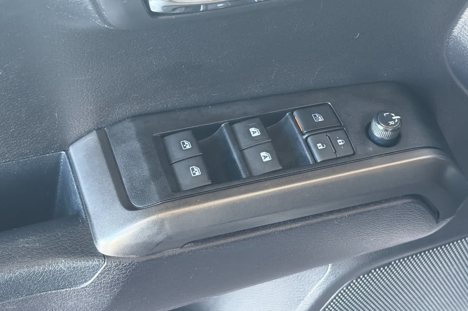 Used 2020 Toyota Tacoma TRD Sport AWD/4WD image 3