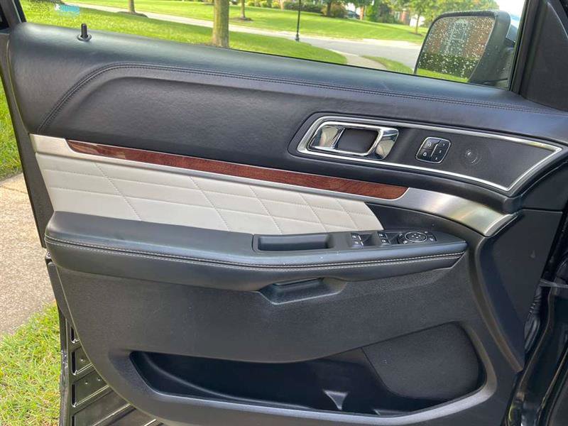 Used 2017 Ford Explorer Platinum AWD/4WD image 95
