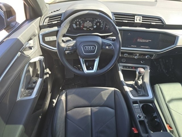 Used 2022 Audi Q3 2.0T Premium Plus w/ Premium Plus Package image 4