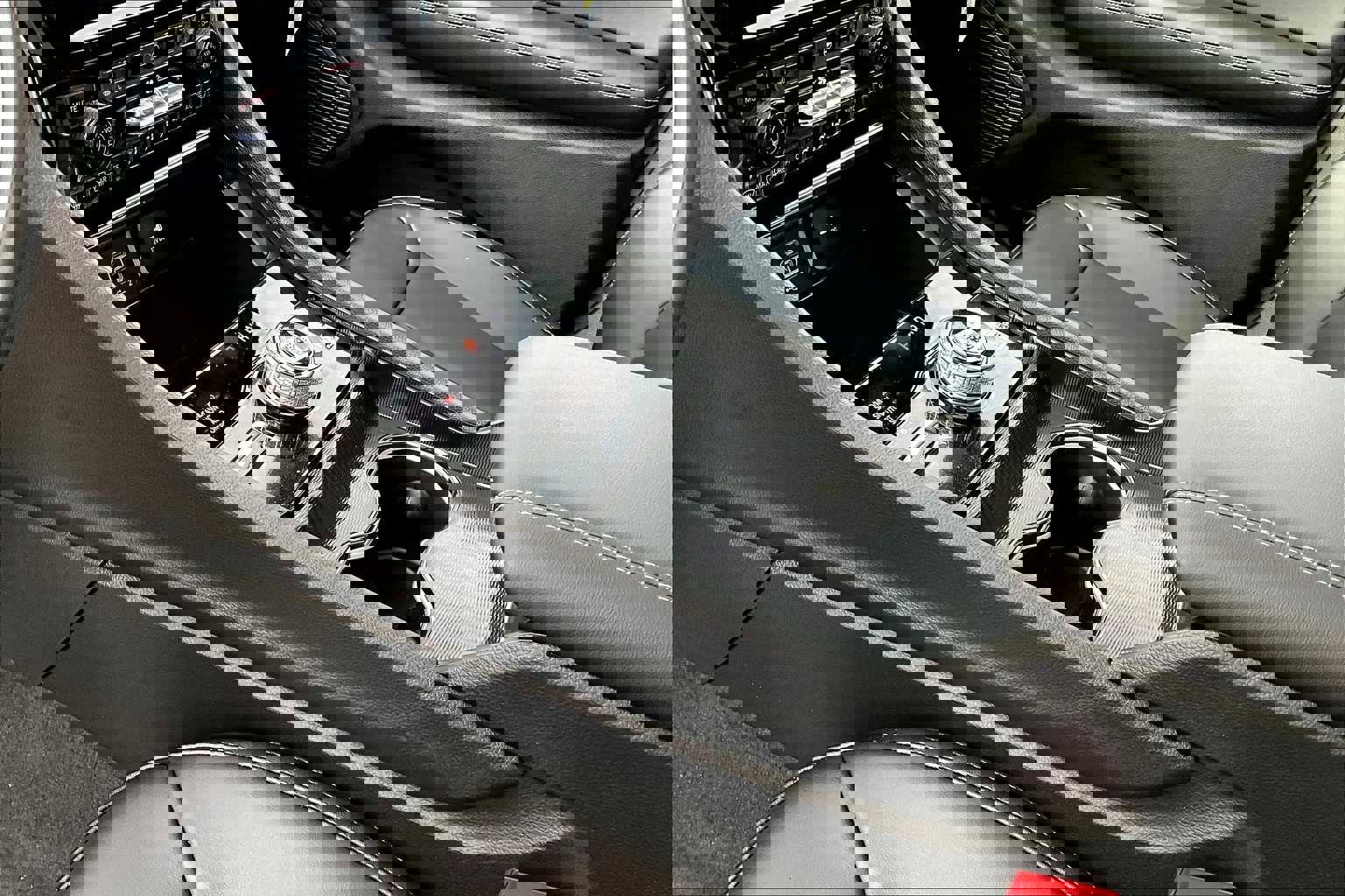 New 2025 Jeep Grand Cherokee Limited w/ Black Appearance Package image 8