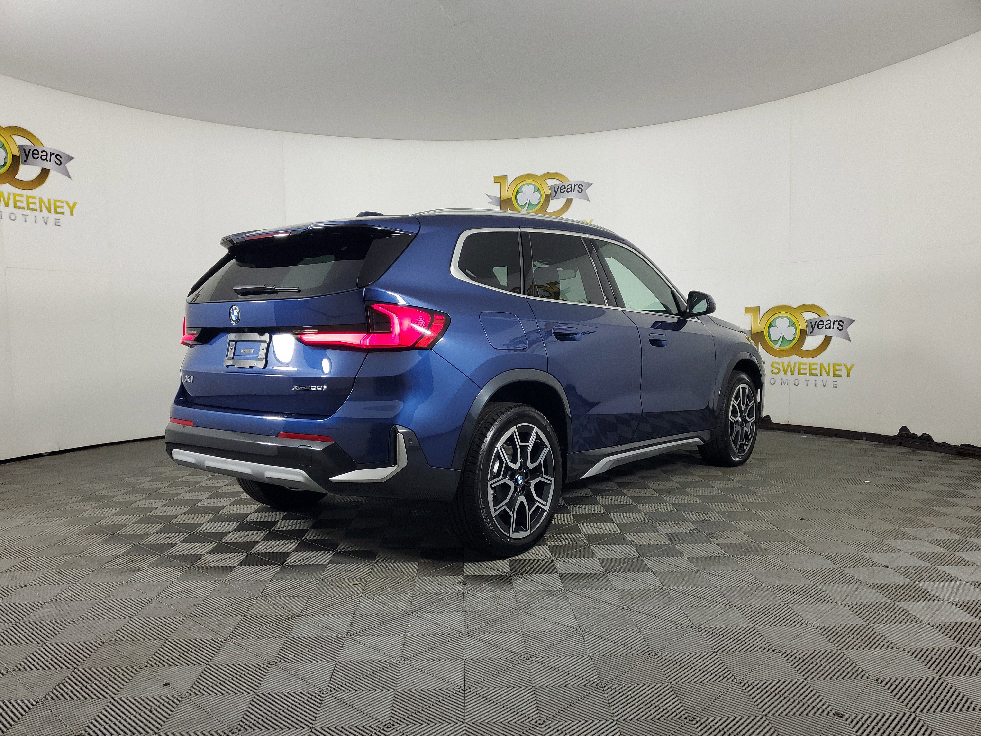 New 2025 BMW X1 xDrive28i w/ Technology Package AWD/4WD image 7