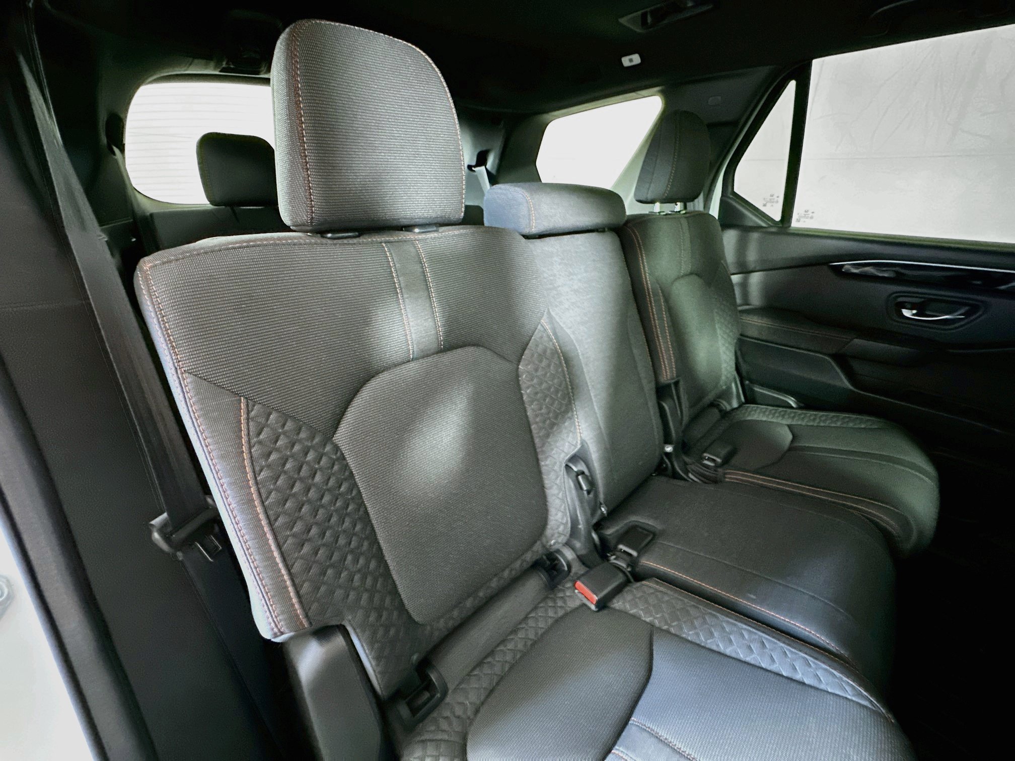 Used 2025 Honda Pilot Sport image 25