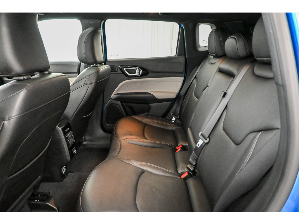 Used 2025 Jeep Compass Limited w/ Sun & Sound Group AWD/4WD image 22