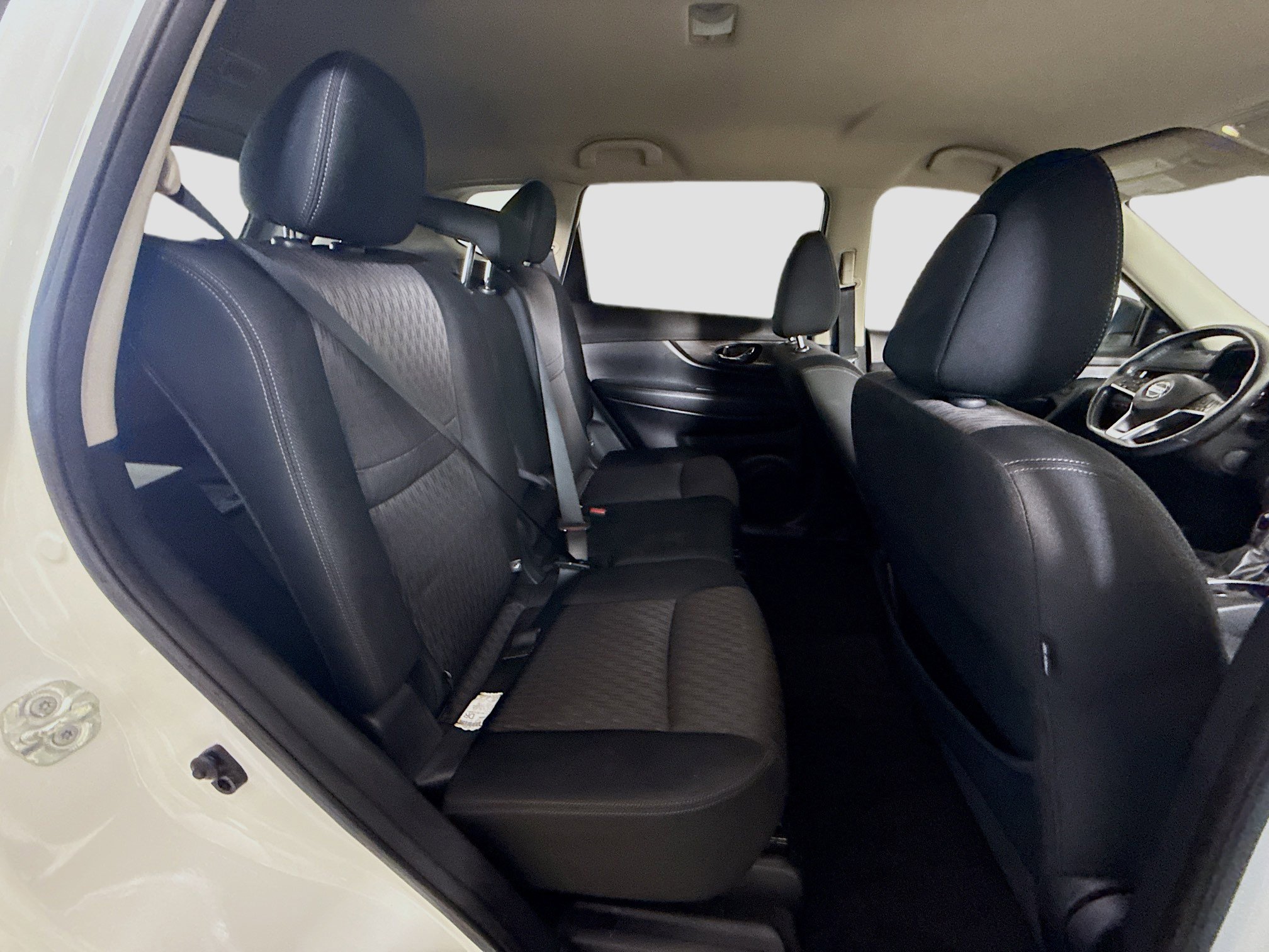 Used 2019 Nissan Rogue SV image 27