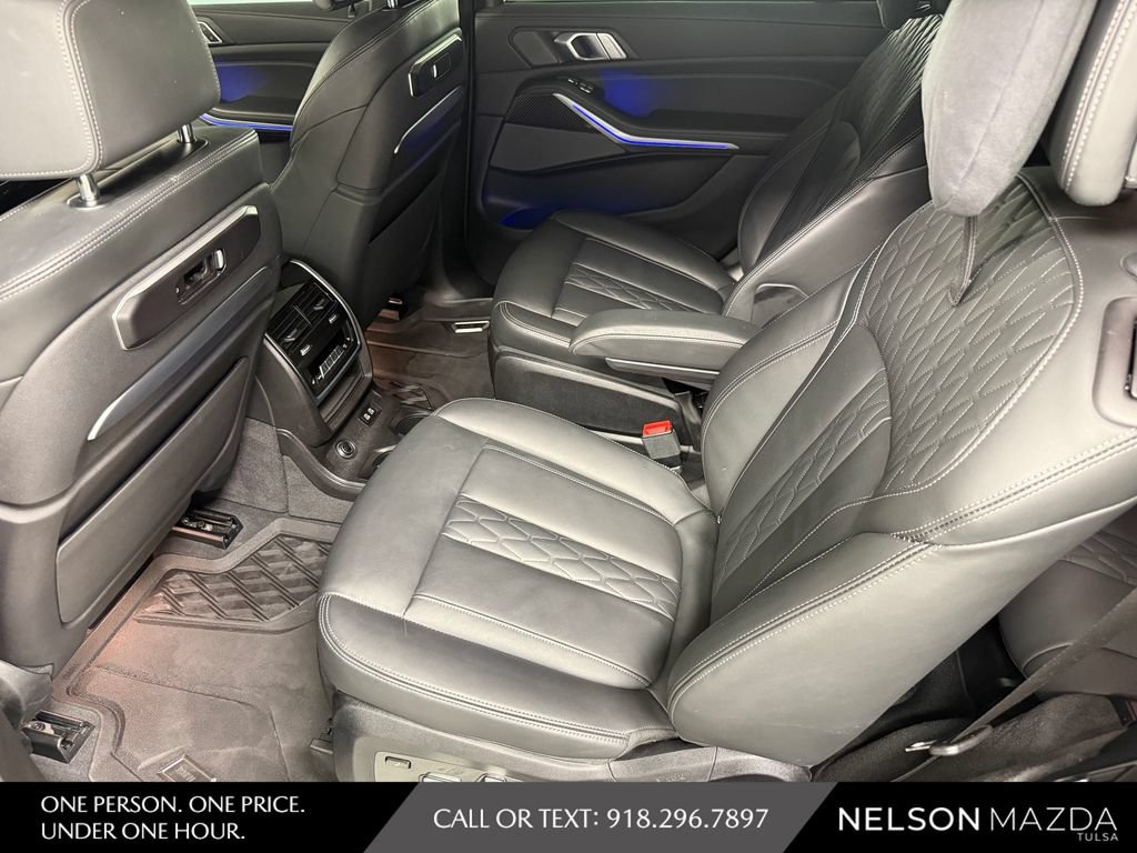 Used 2025 BMW X7 M60i AWD/4WD image 34