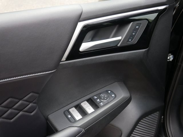 Used 2025 Mitsubishi Outlander SEL Black Edition AWD/4WD image 16