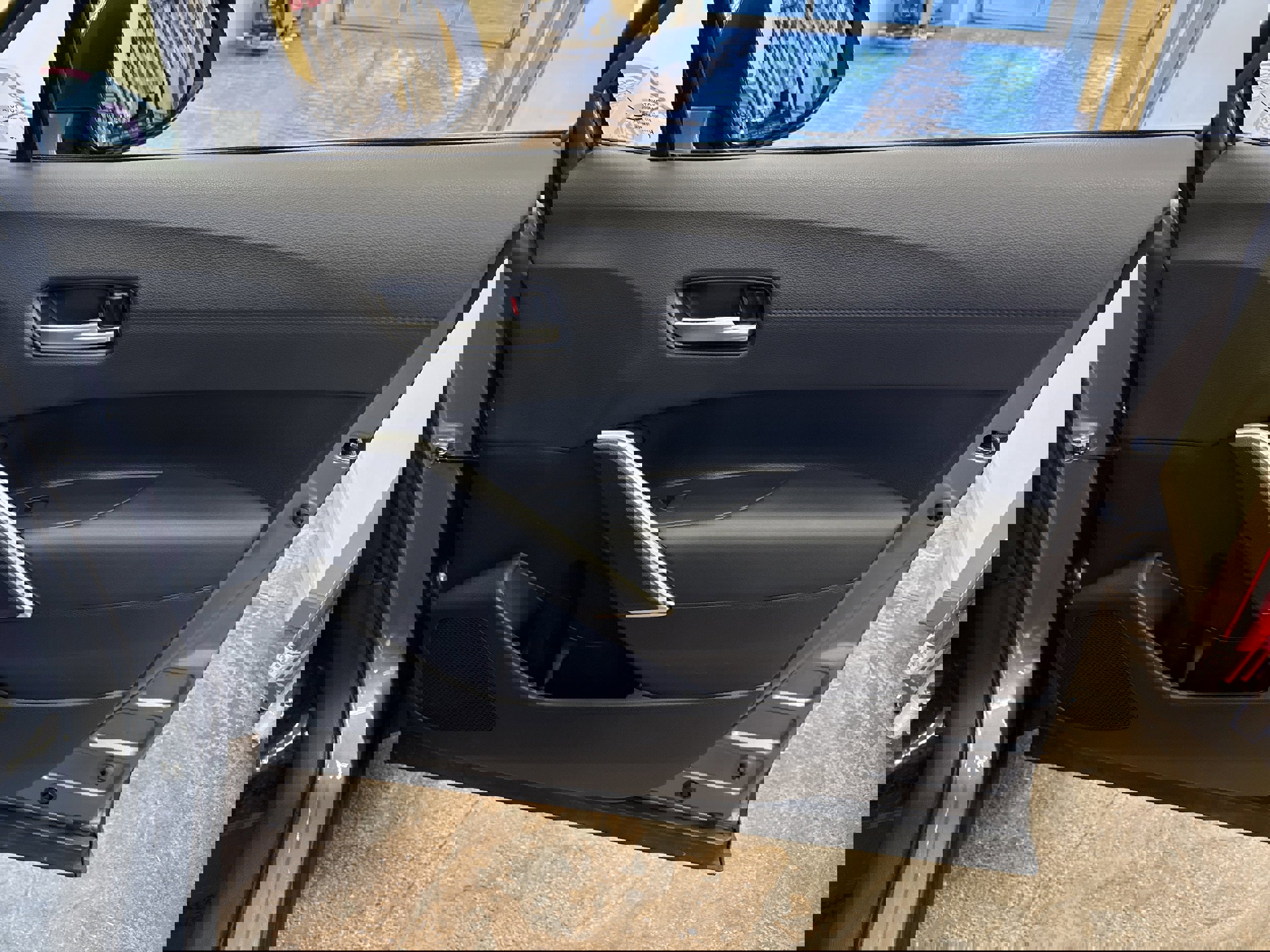 Used 2023 Toyota Corolla Cross XLE w/ Convenience Package image 15