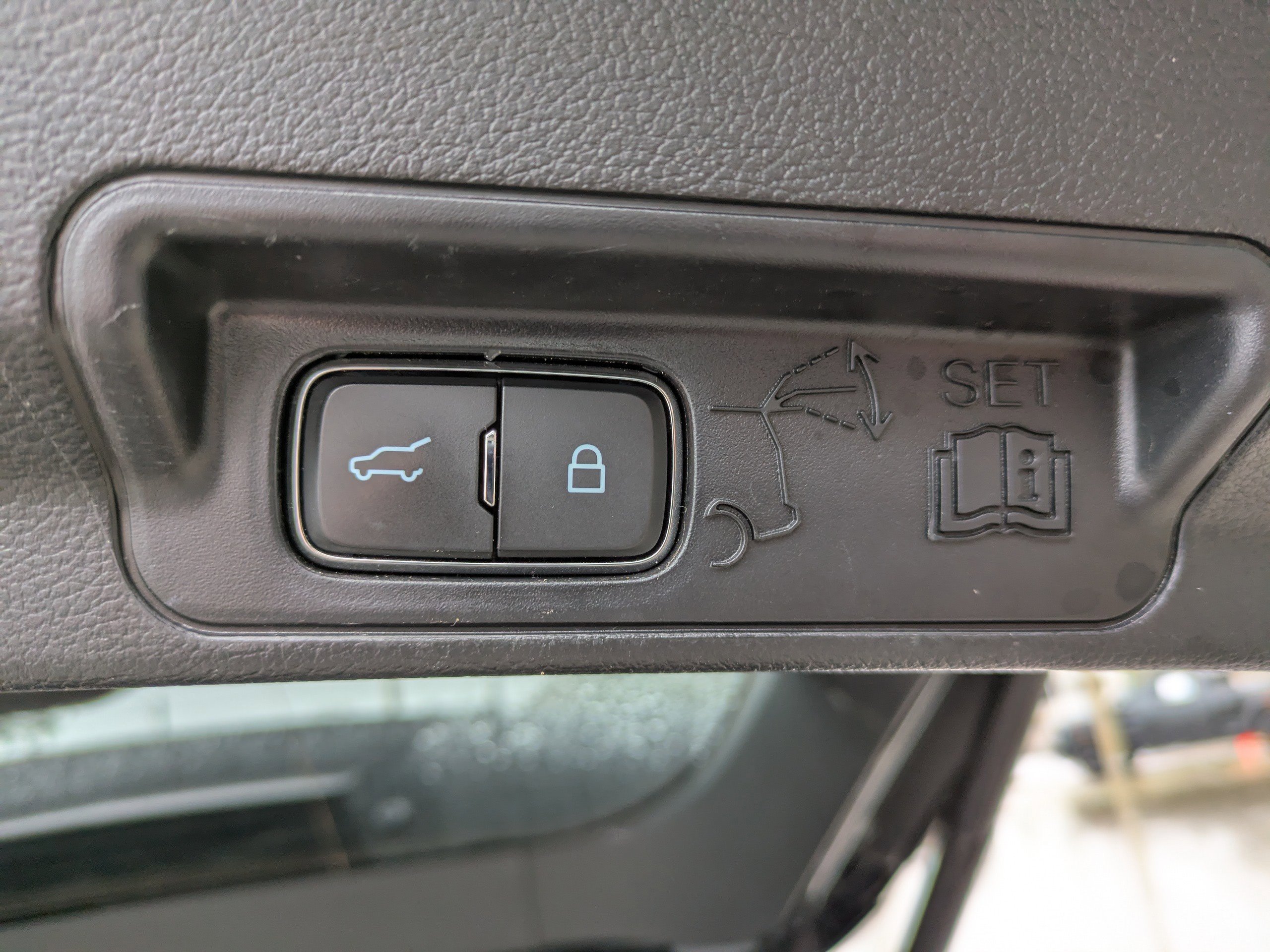 Used 2022 Ford Explorer XLT w/ Equipment Group 202A image 15