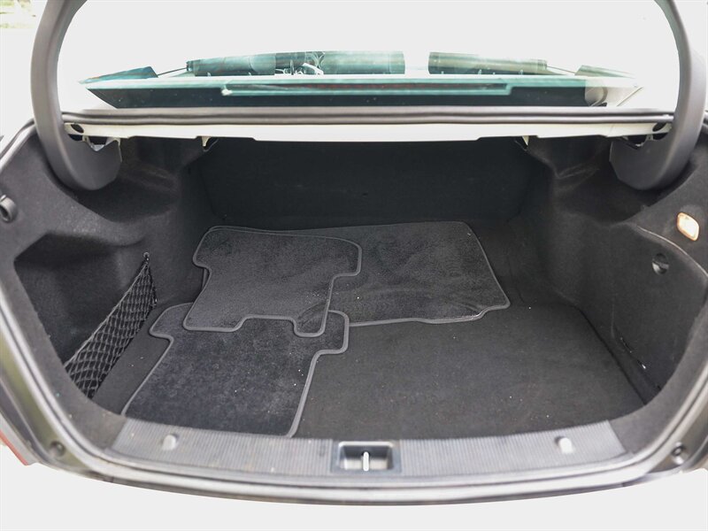 Used 2013 Mercedes-Benz C 250 Sedan image 31
