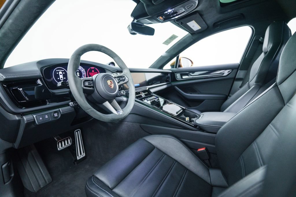 Certified 2025 Porsche Panamera GTS AWD/4WD image 4