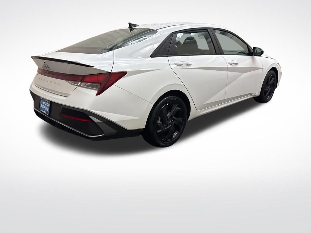 Certified 2026 Hyundai Elantra Sport FWD image 5