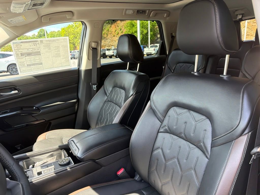 New 2026 Nissan Pathfinder Platinum AWD/4WD image 9