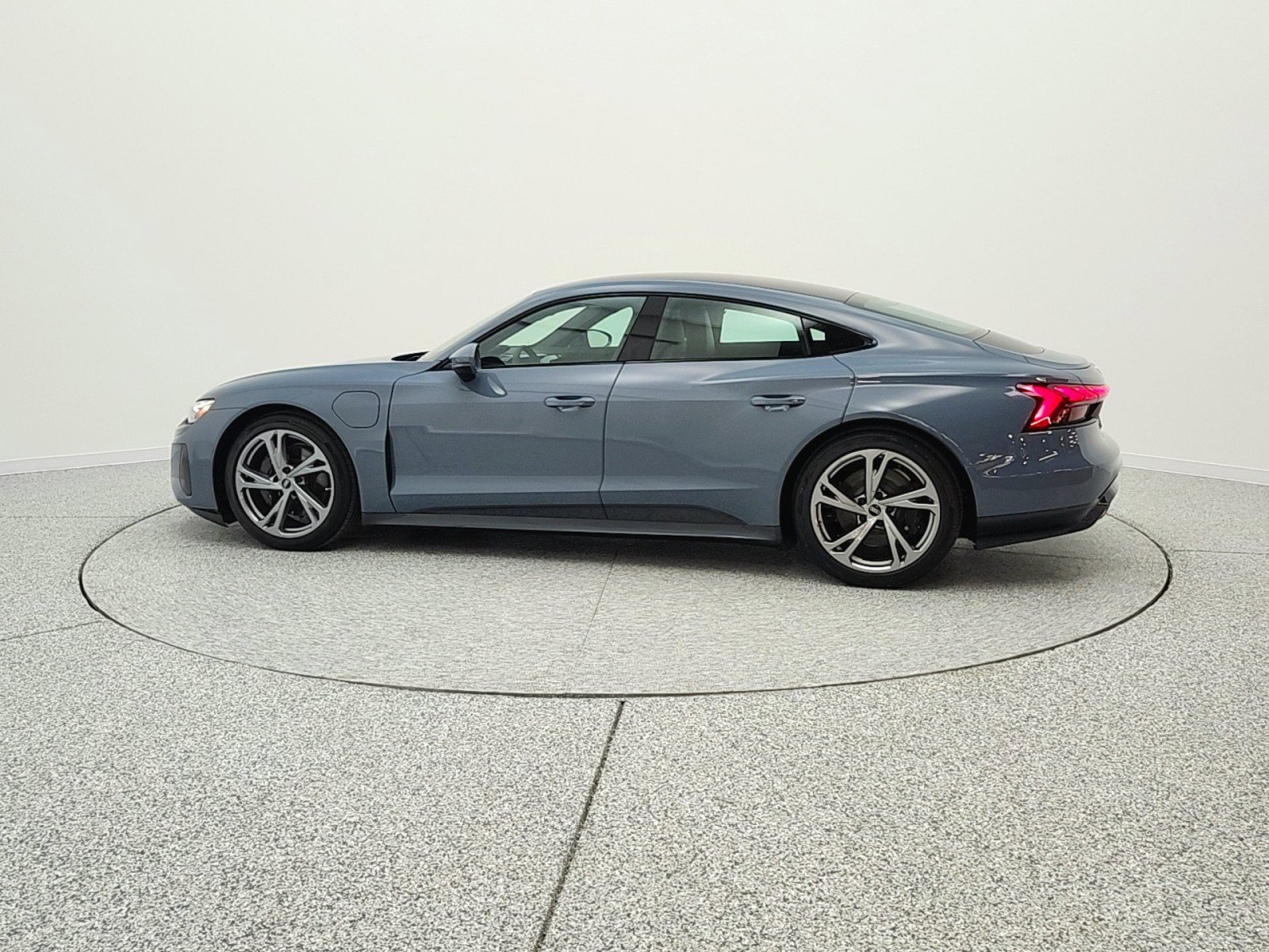 Used 2022 Audi e-tron GT Premium Plus image 8