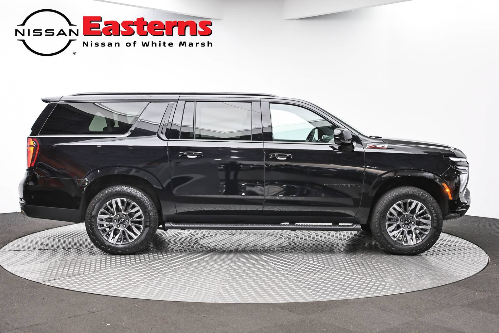 Used 2025 Chevrolet Suburban Z71 AWD/4WD image 4
