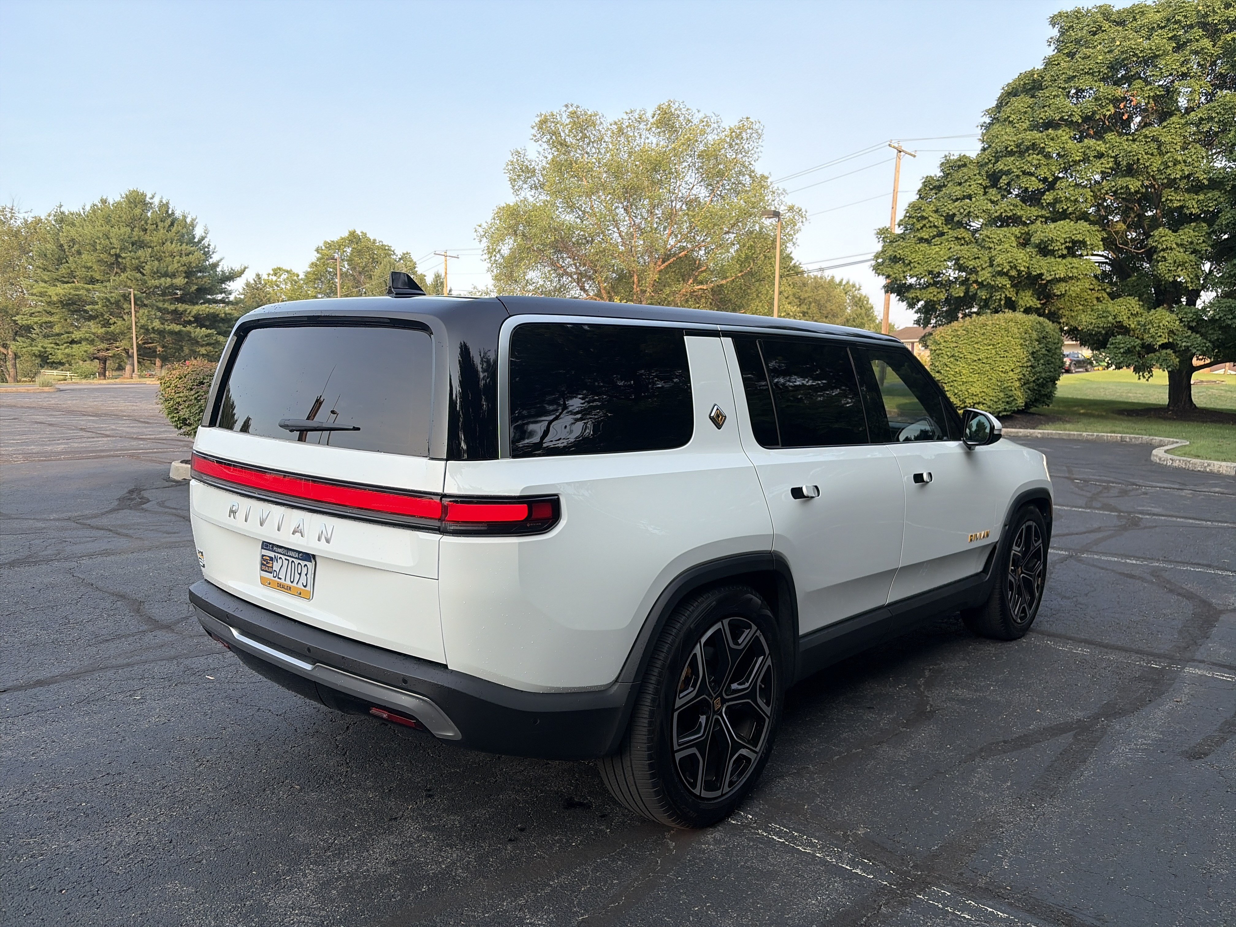 Used 2022 Rivian R1S Launch Edition AWD/4WD image 5