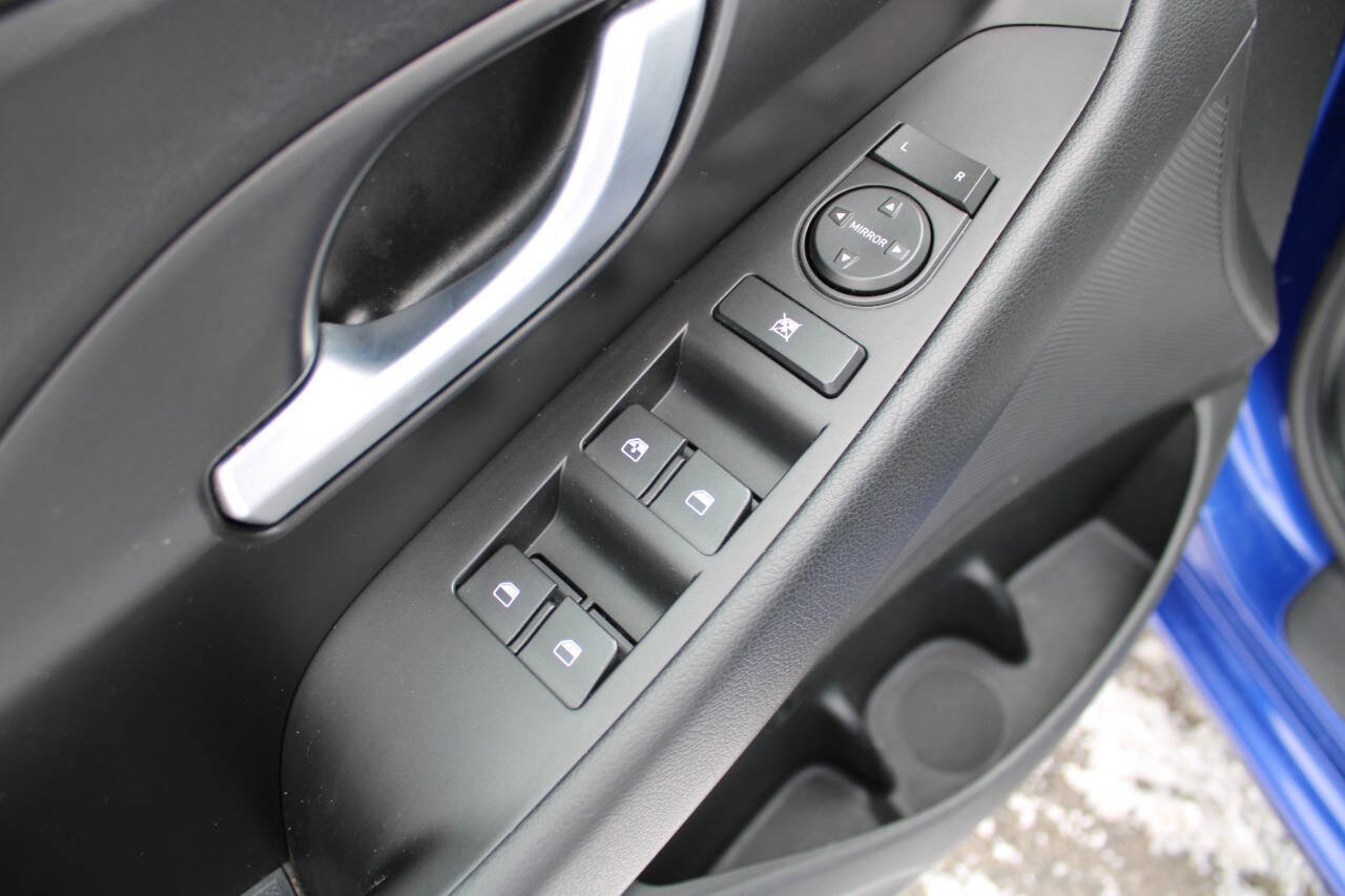 Used 2020 Hyundai Elantra GT w/ Style Package 02 image 18