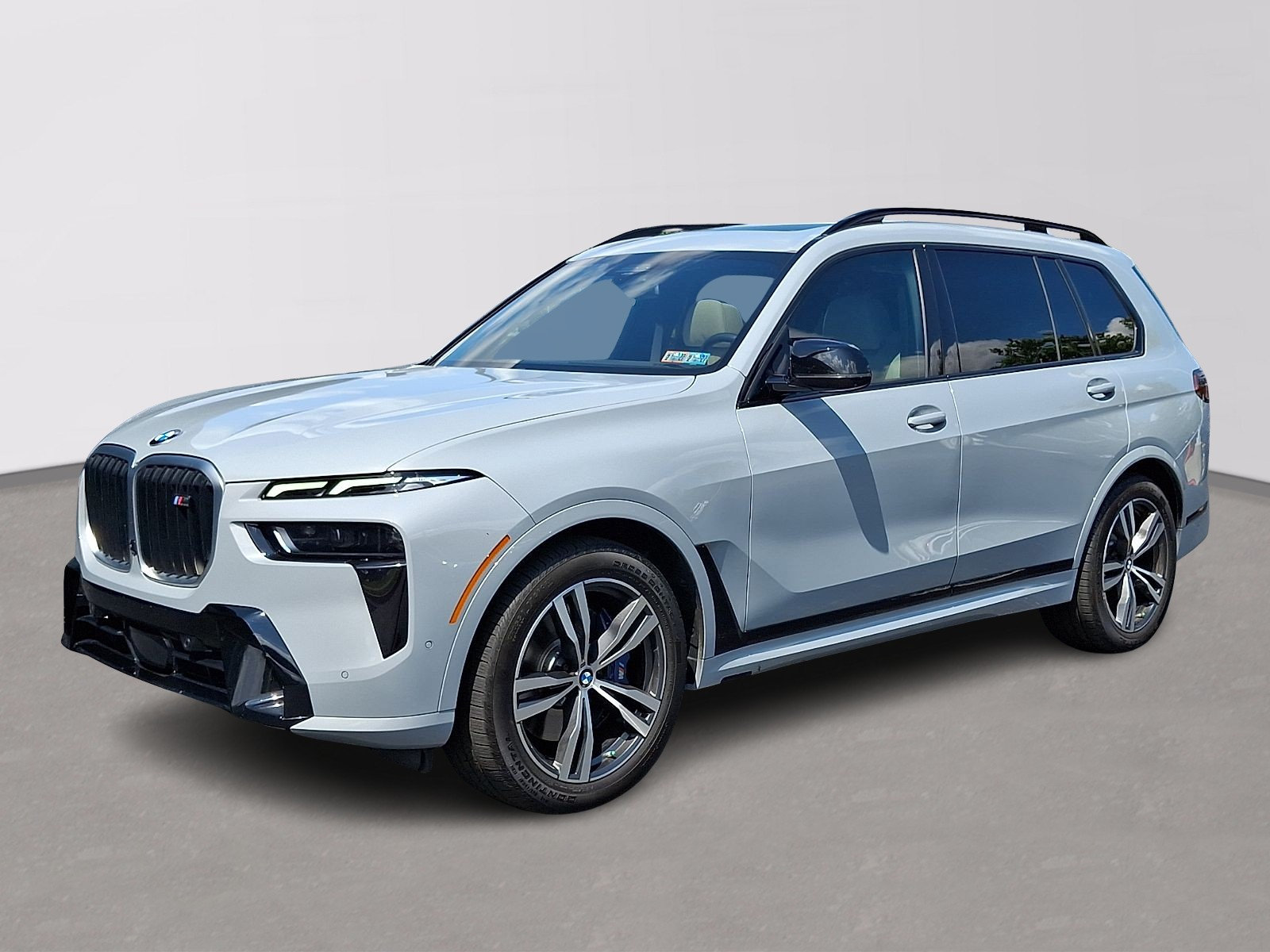 Used 2025 BMW X7 M60i AWD/4WD video 1