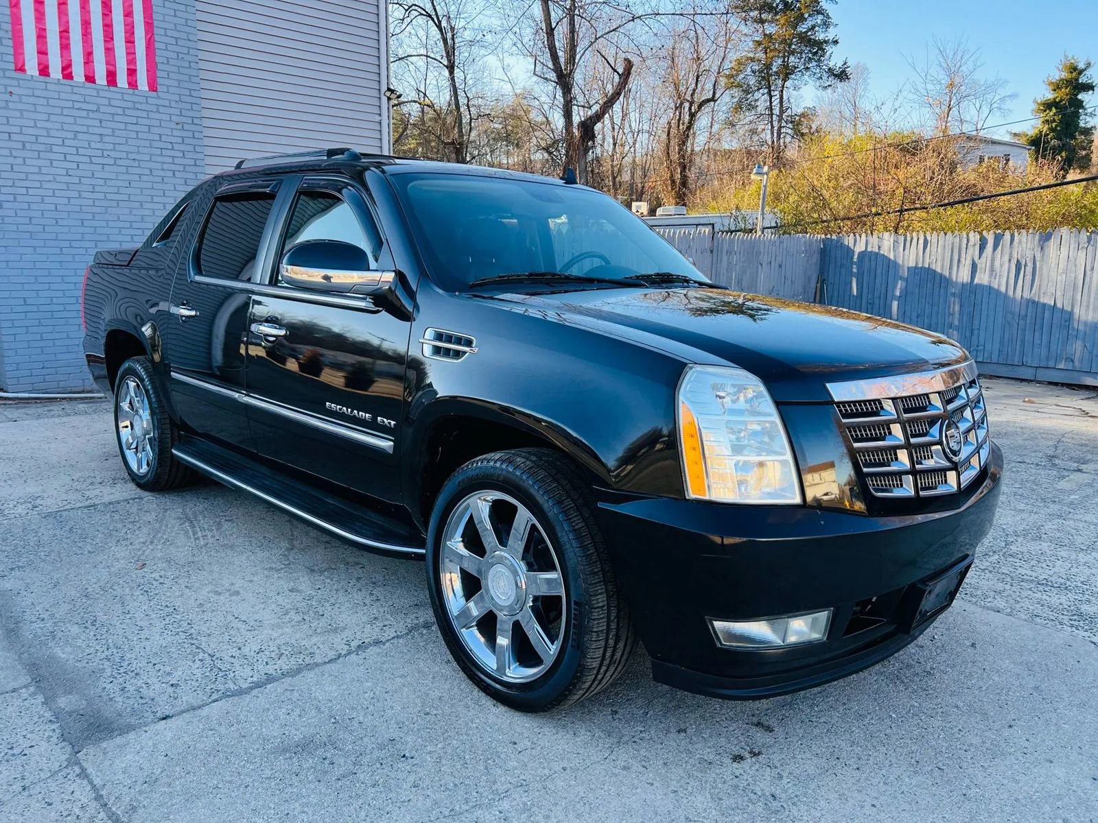 Used 2009 Cadillac Escalade EXT image 4