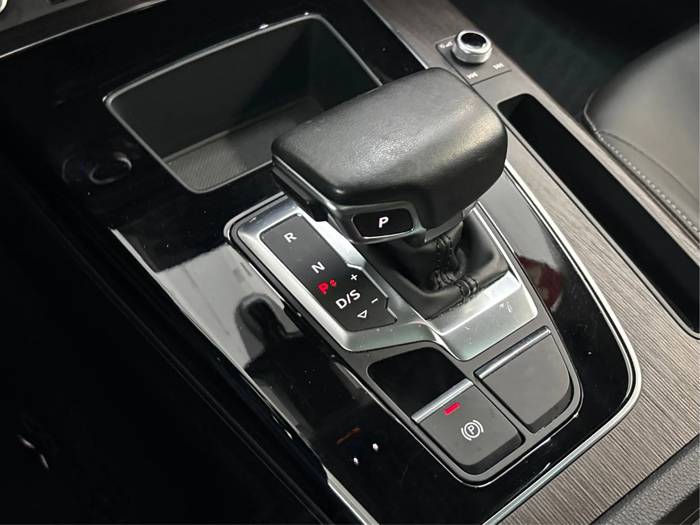 Used 2023 Audi Q5 2.0T Premium w/ Convenience Package image 47