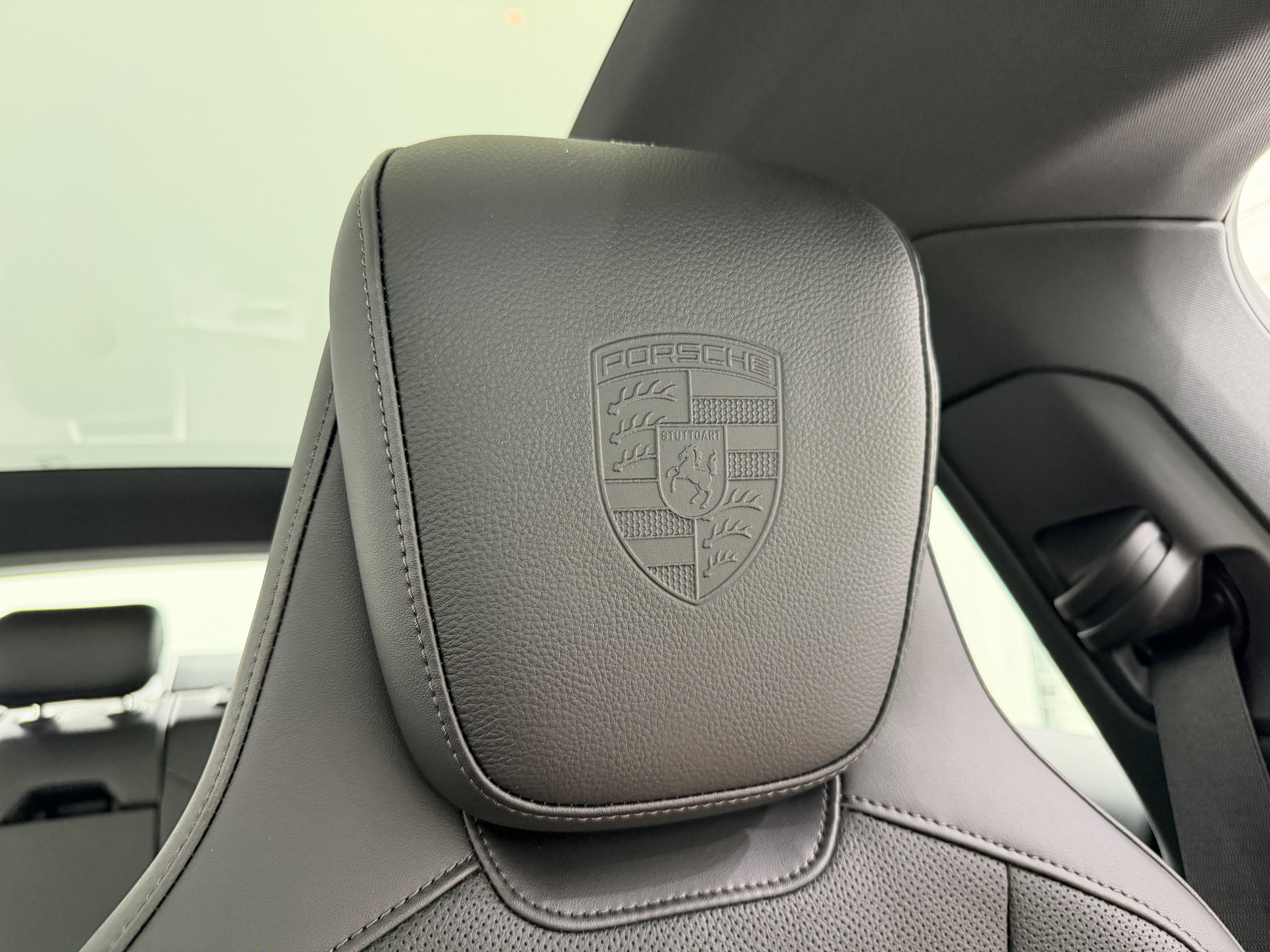 New 2026 Porsche Taycan 4S AWD/4WD image 35
