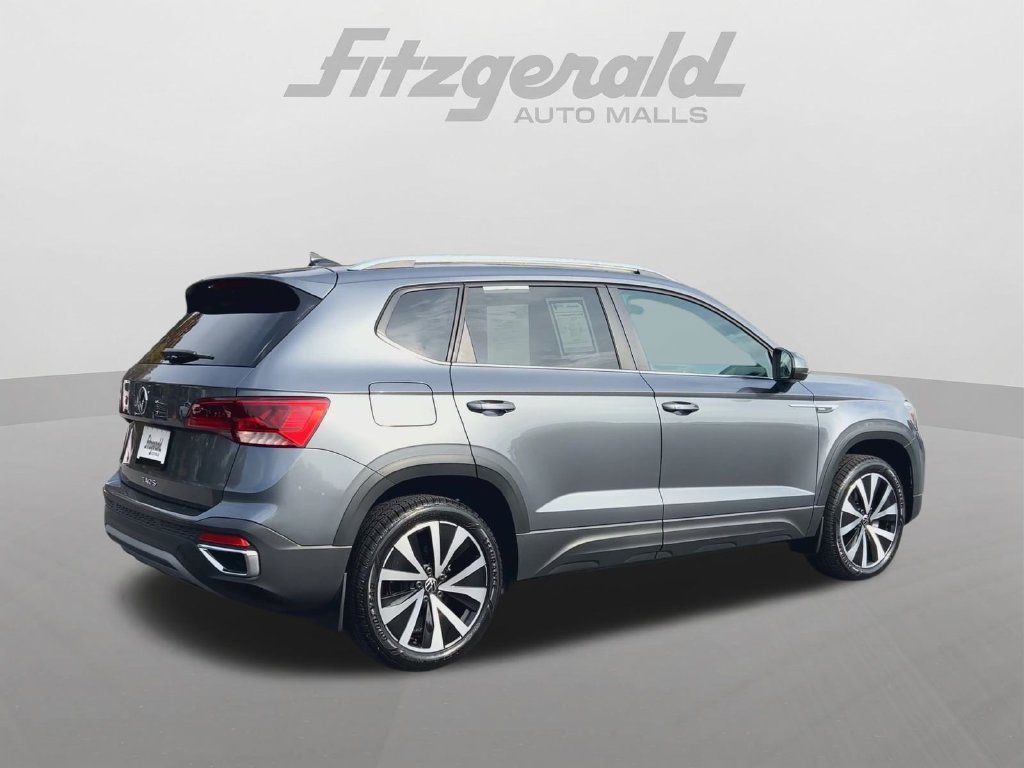Used 2023 Volkswagen Taos SE FWD image 8