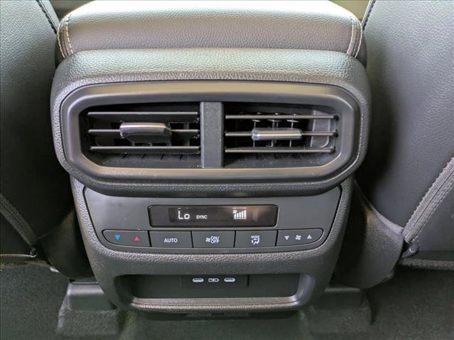 Used 2024 Honda Pilot Touring image 18