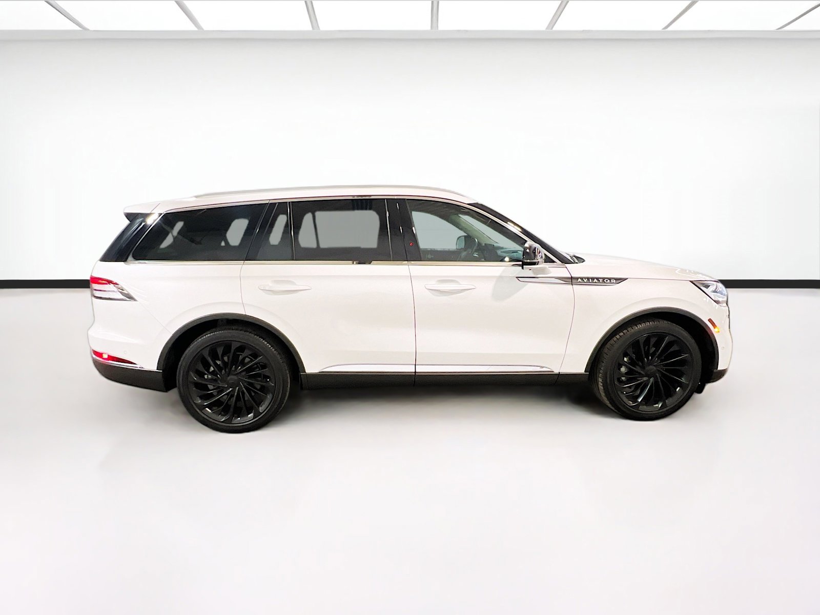Used 2023 Lincoln Aviator Reserve w/ Equipment Group 201A image 27