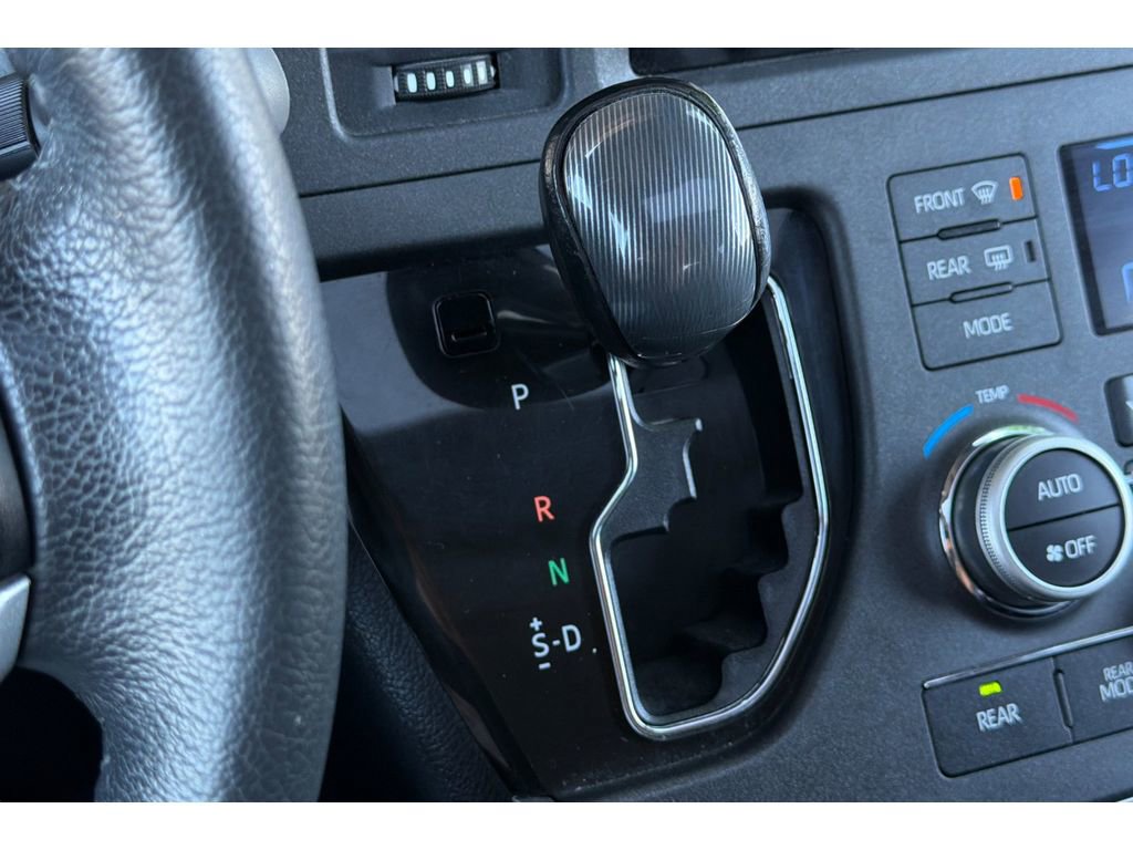 Used 2020 Toyota Sienna SE w/ SE Preferred Package FWD image 27