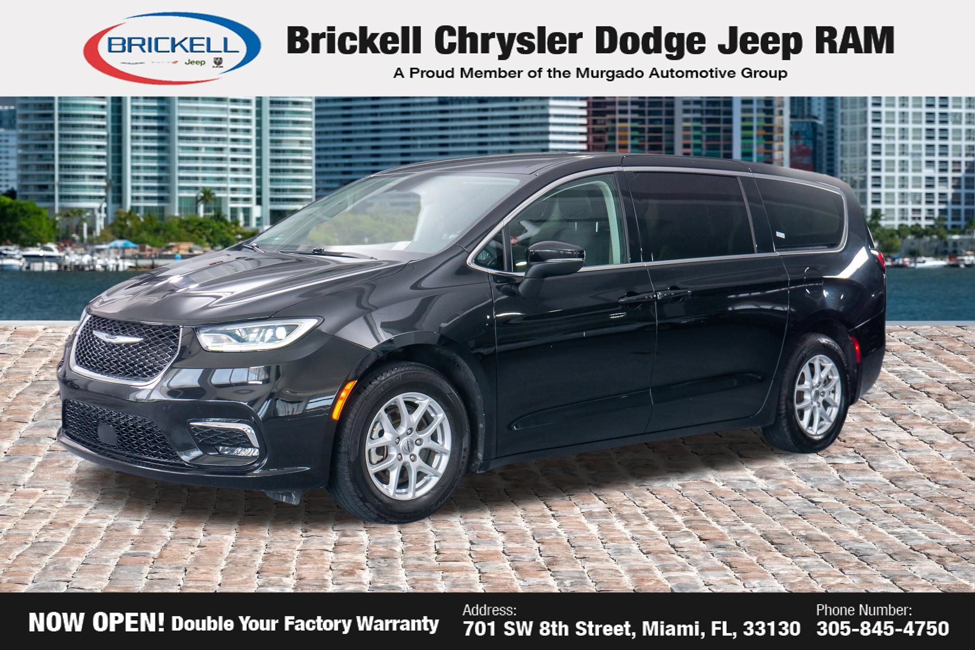Used 2023 Chrysler Pacifica Touring-L FWD video 3