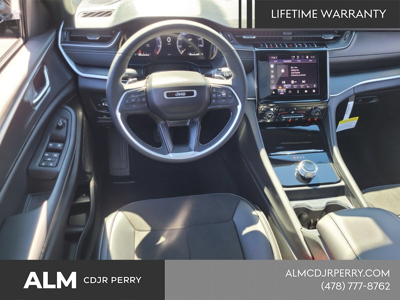 New 2025 Jeep Grand Cherokee Altitude AWD/4WD image 10