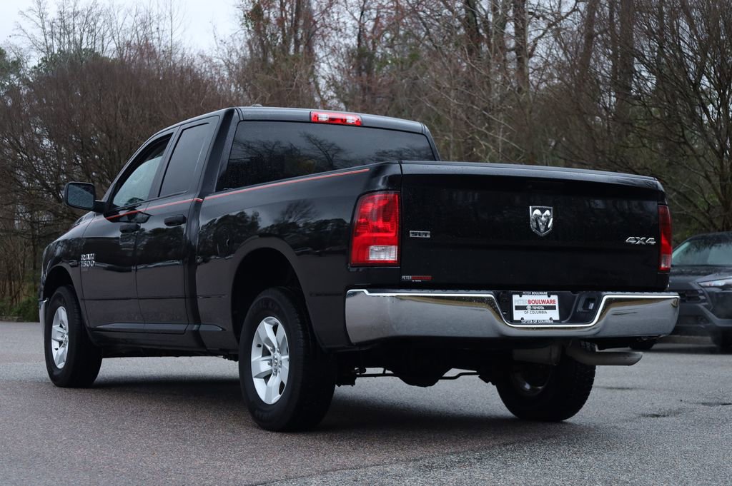 Used 2024 RAM 1500 Classic SLT image 3