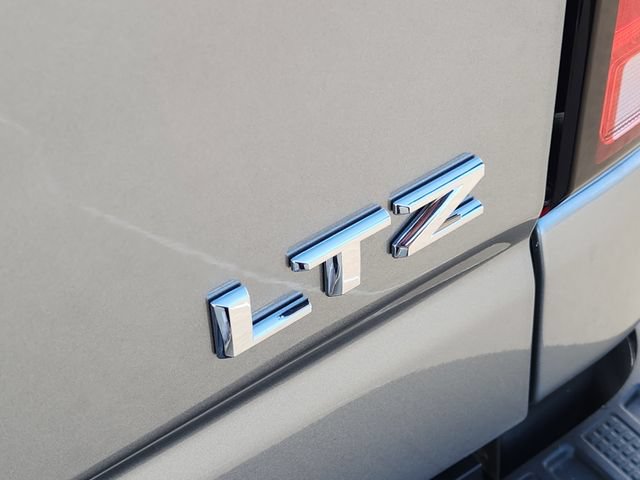 Used 2025 Chevrolet Silverado 2500 LTZ w/ LTZ Convenience Package AWD/4WD image 10