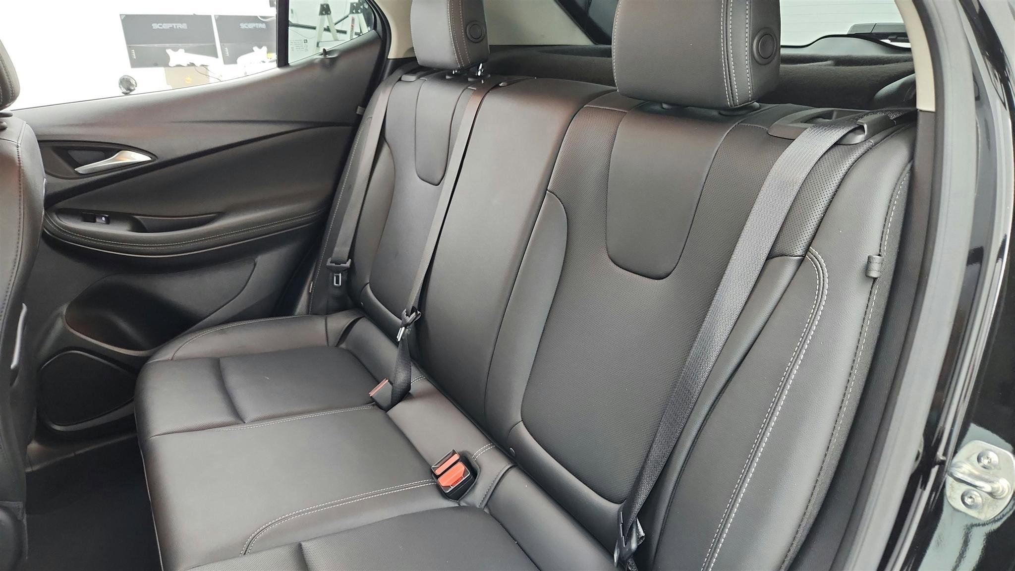 Used 2024 Buick Encore GX Sport Touring FWD image 39