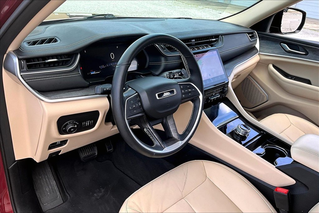Used 2021 Jeep Grand Cherokee L Limited RWD image 16