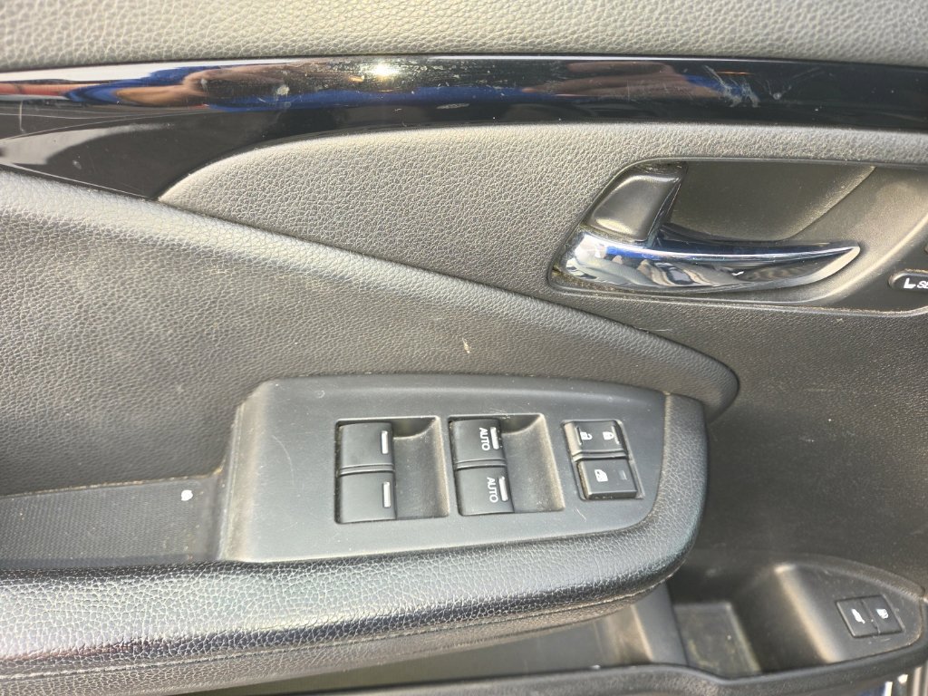 Used 2016 Honda Pilot Touring image 23