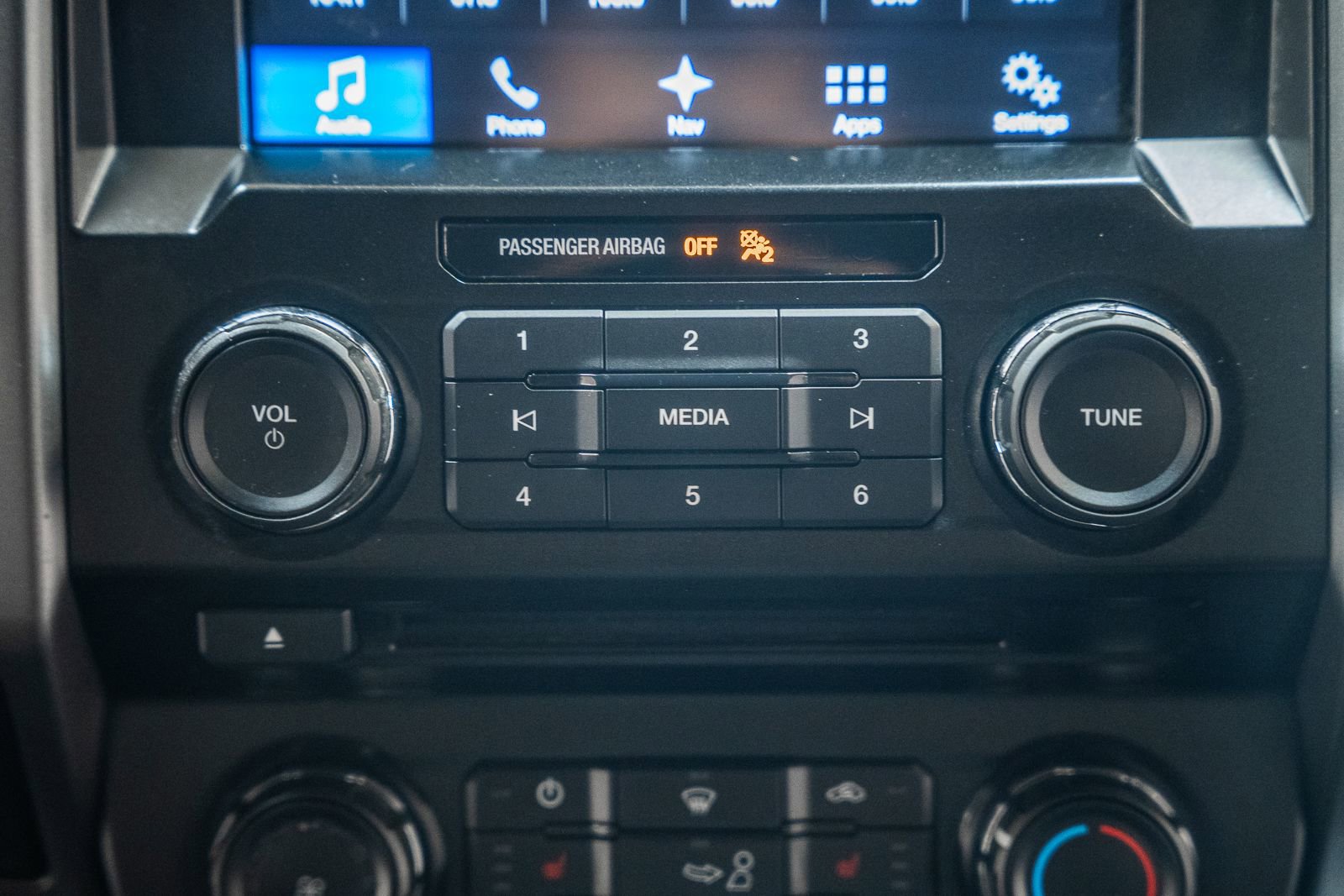 Used 2018 Ford F150 XLT w/ Equipment Group 302A Luxury AWD/4WD image 23