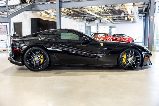 Used 2015 Ferrari F12 Berlinetta RWD image 7