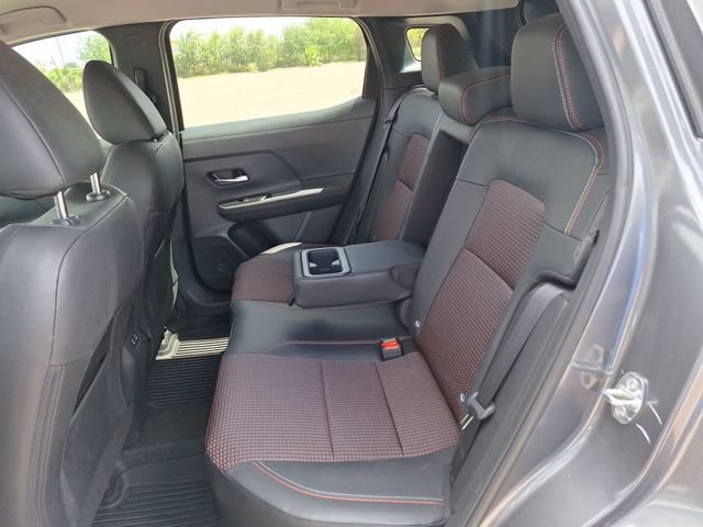 Certified 2025 Nissan Kicks SR FWD image 15