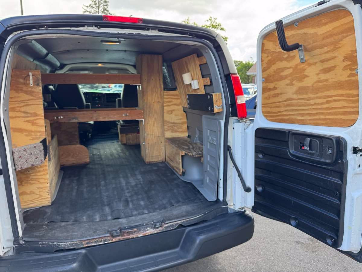 Used 2014 Chevrolet Express 1500 RWD image 31