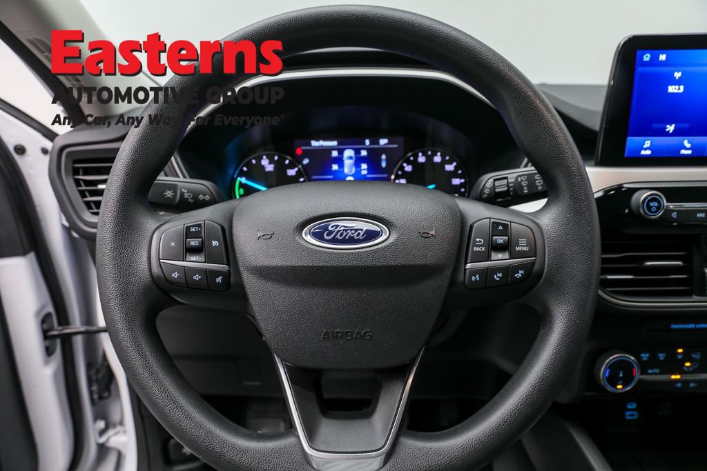 Used 2022 Ford Escape SE image 10