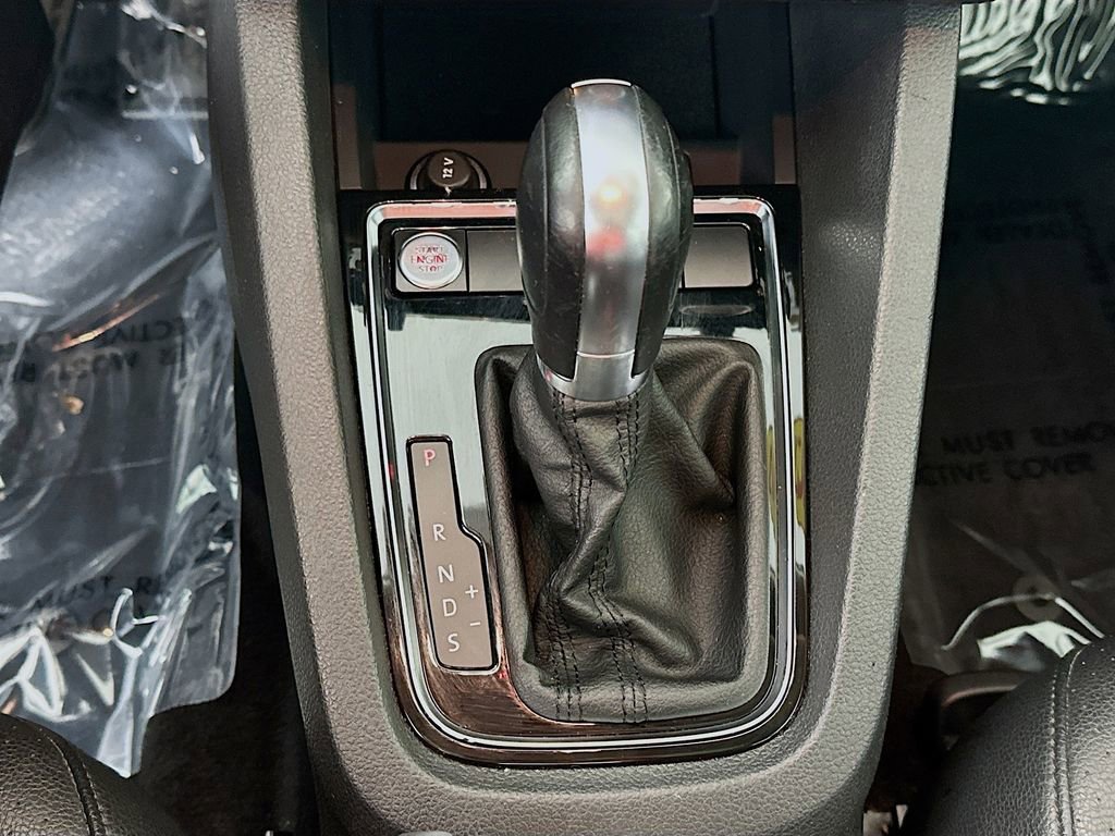 Used 2017 Volkswagen Jetta SEL FWD image 22