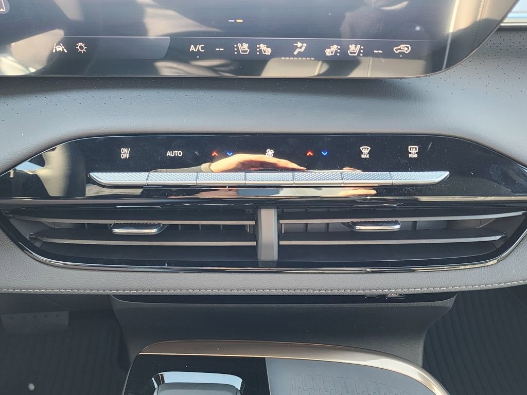 New 2026 Buick Enclave Avenir w/ Super Cruise Package FWD image 31