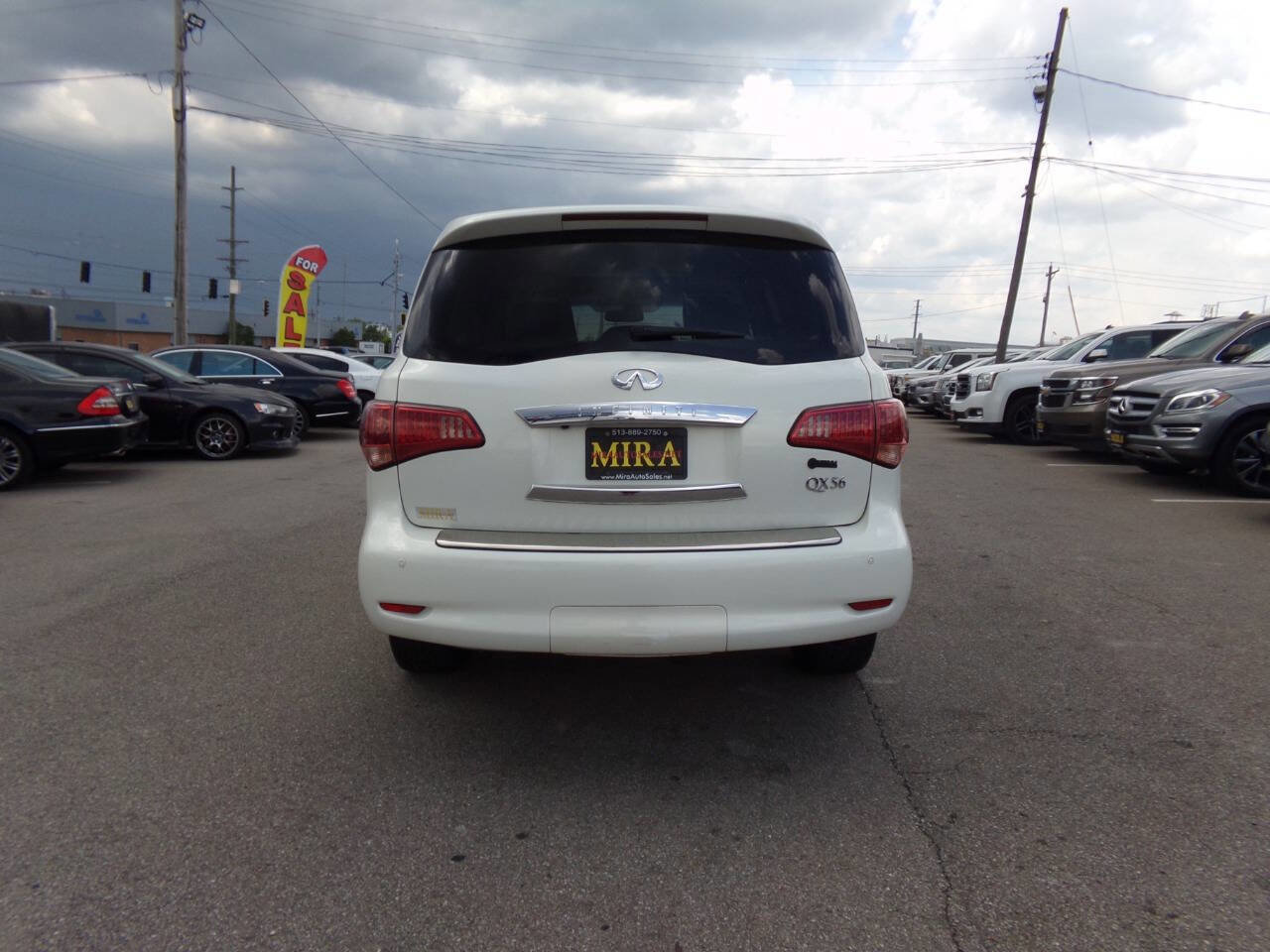 Used 2013 INFINITI QX56 4WD w/ Deluxe Touring Pkg image 8