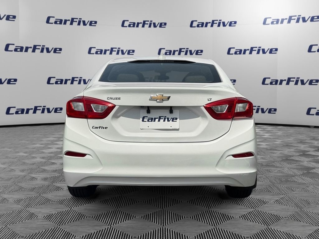 Used 2017 Chevrolet Cruze LT w/ Convenience Package FWD image 4