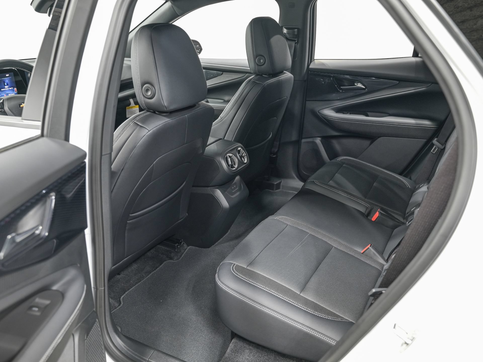 Used 2024 Chevrolet Blazer EV LT AWD/4WD image 25