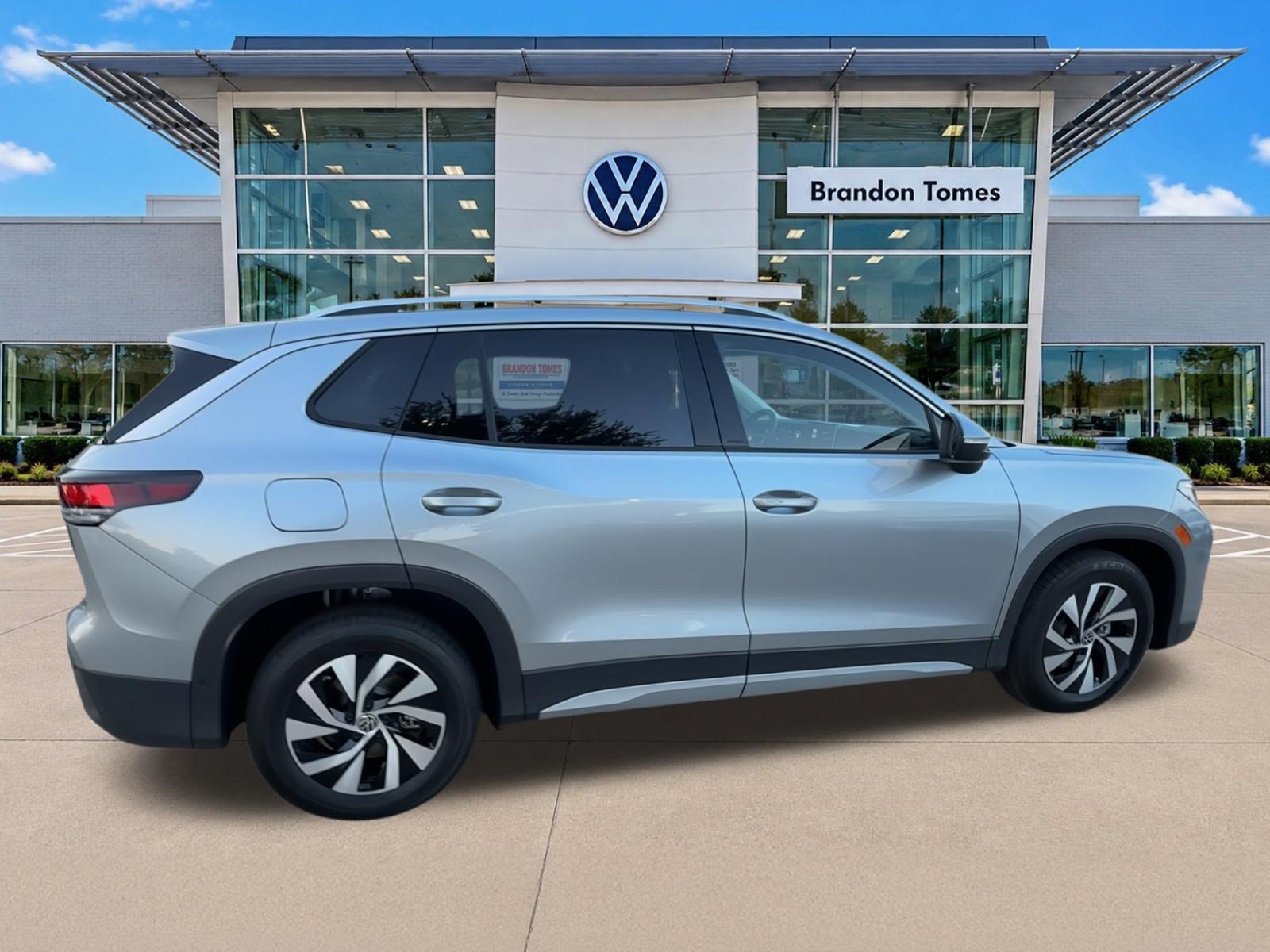 New 2026 Volkswagen Tiguan S FWD image 10