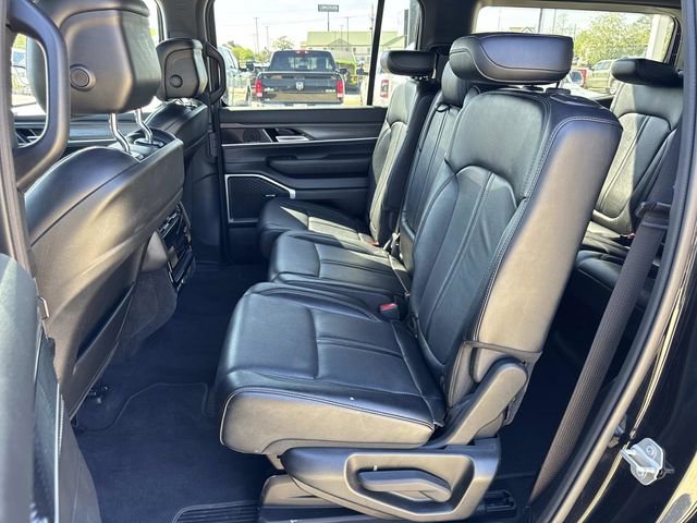 Used 2024 Jeep Wagoneer Series II w/ Flexible Seating Group image 19