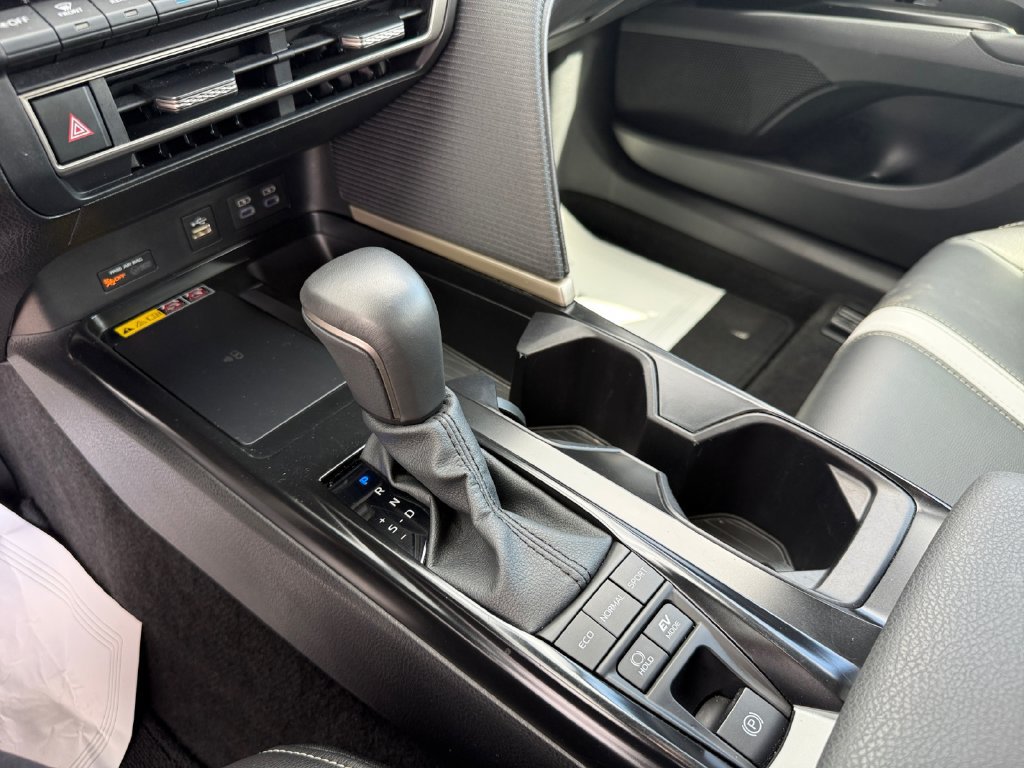 Used 2026 Toyota Camry SE FWD image 30