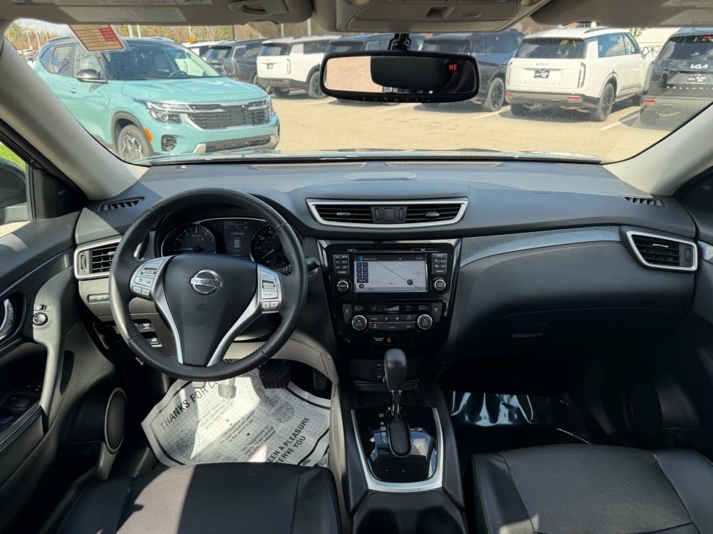 Used 2016 Nissan Rogue SL w/ SL Premium Package AWD/4WD image 6